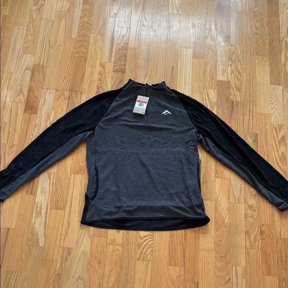 Nike Trail Black/Gray Long Sleeve 1/4 Zip Pullover